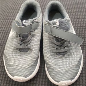 Nike flex Boy’s sneakers size 1.5